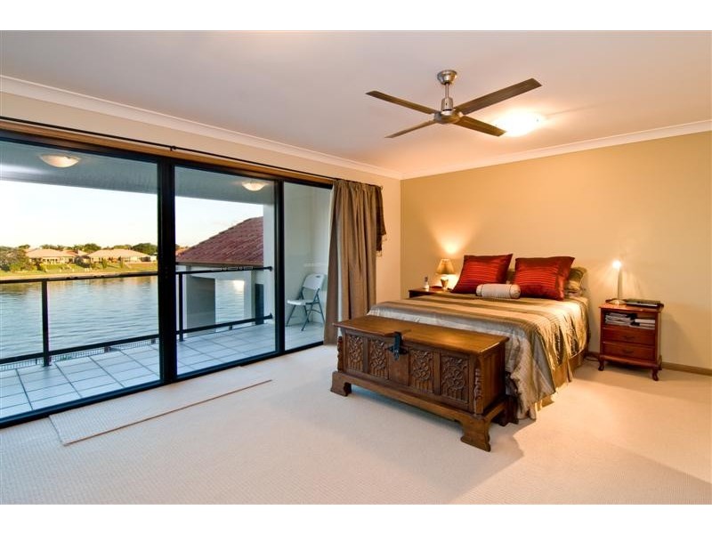 16 Bahamas Circuit, Kawana Island QLD 4575