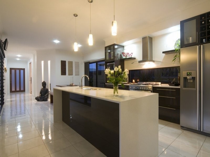 10 Jersey Place, Kawana Island QLD 4575