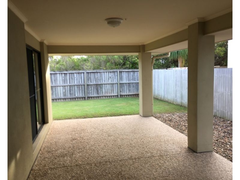 8 Zante Lane, Kawana Island QLD 4575
