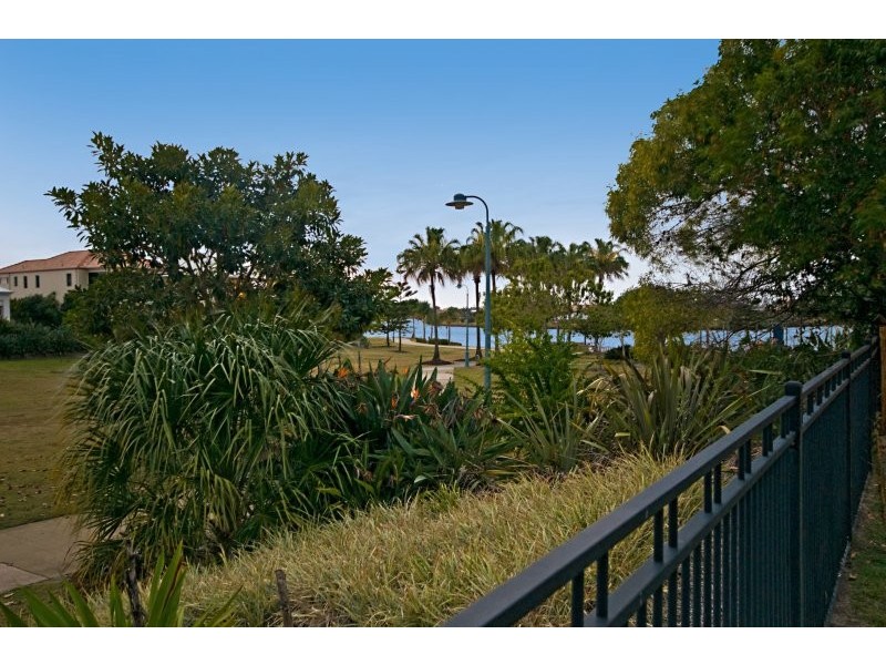 3 Majorca Place, Kawana Island QLD 4575