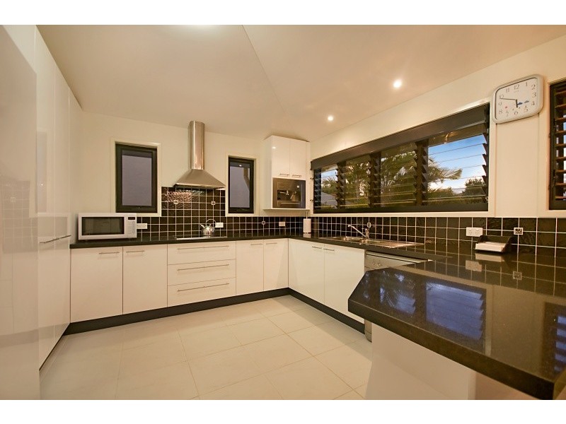 18 Majorca Place, Kawana Island QLD 4575