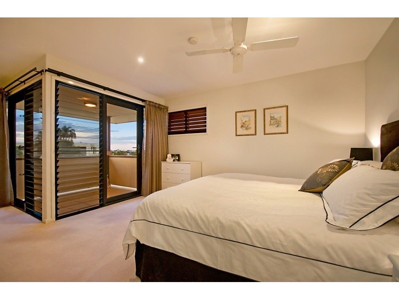 18 Majorca Place, Kawana Island QLD 4575