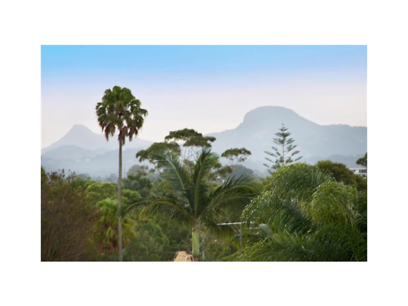 7 Yakola Parade, Alexandra Headland QLD 4572