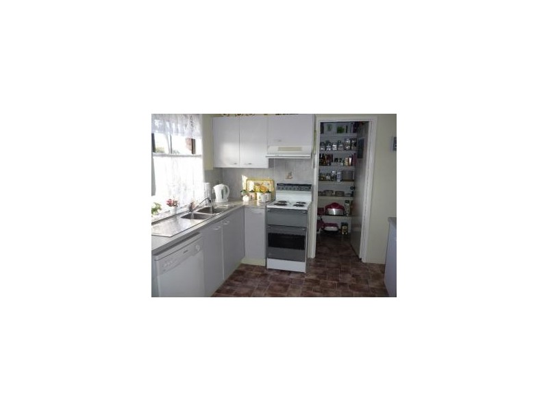 213 Nicklin Way, Warana QLD 4575