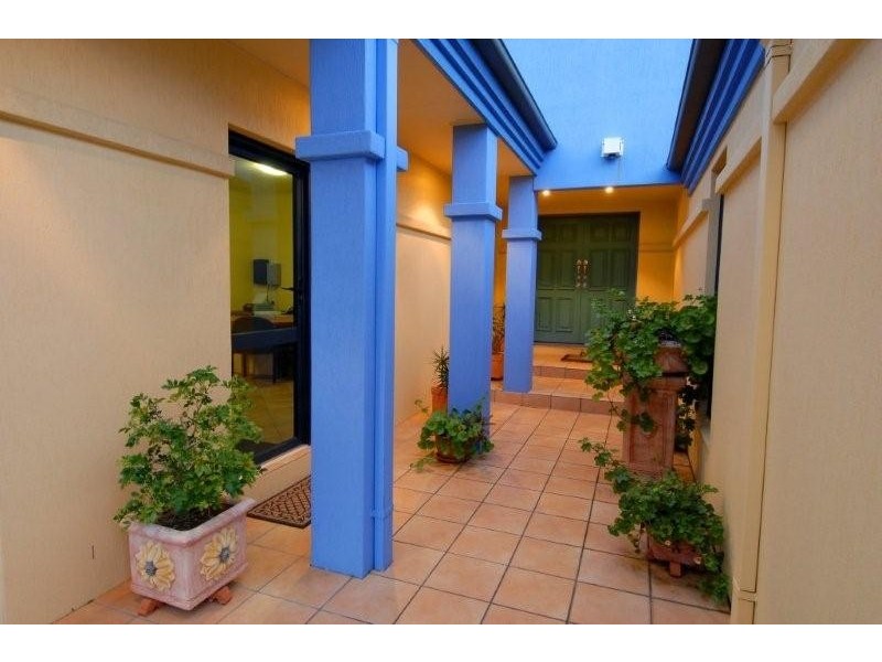 17 Oceanic Drive, Warana QLD 4575