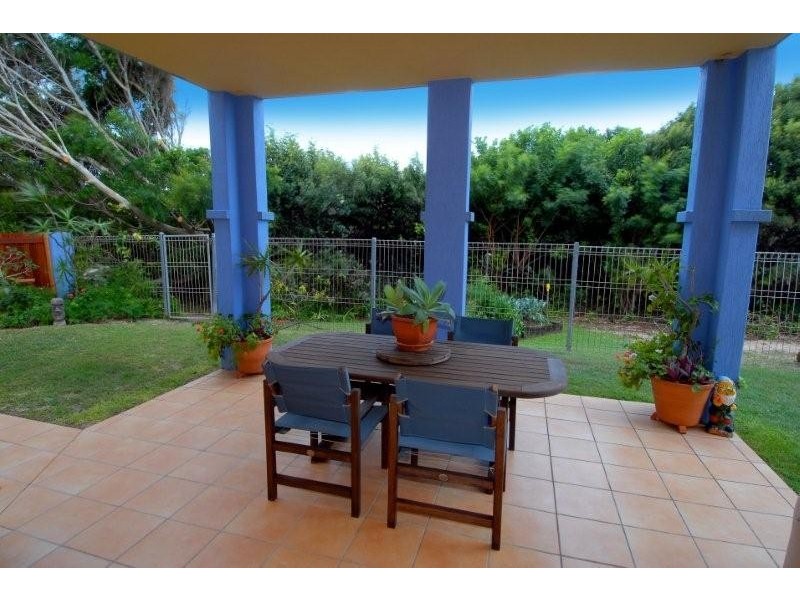 17 Oceanic Drive, Warana QLD 4575