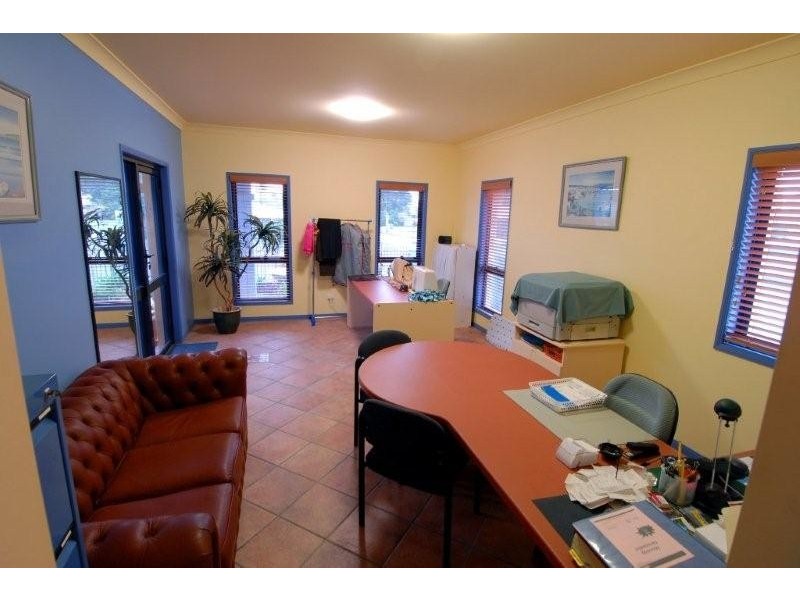 17 Oceanic Drive, Warana QLD 4575