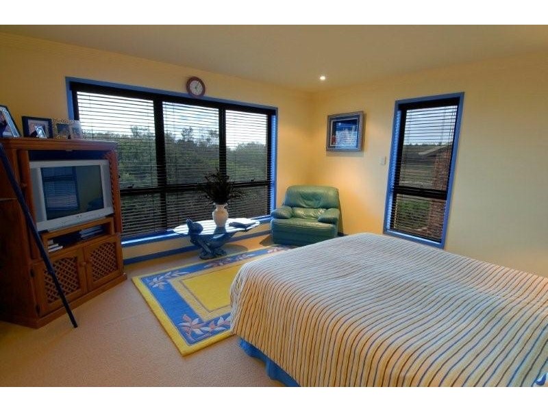 17 Oceanic Drive, Warana QLD 4575