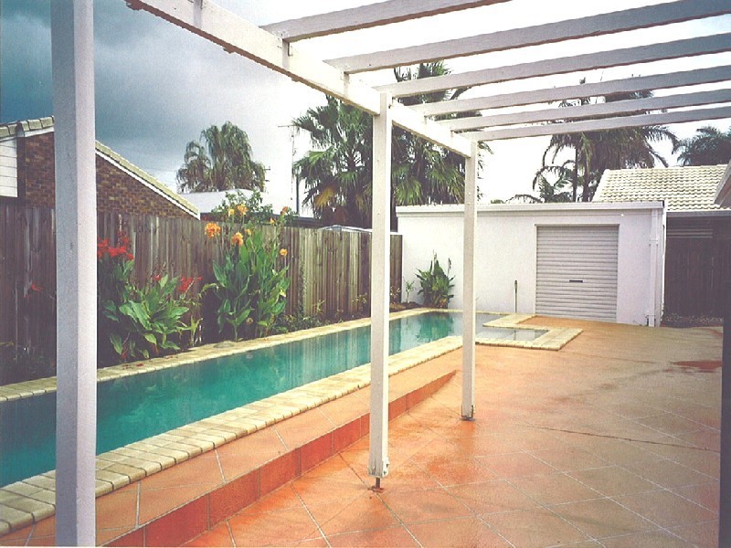 Warana QLD 4575
