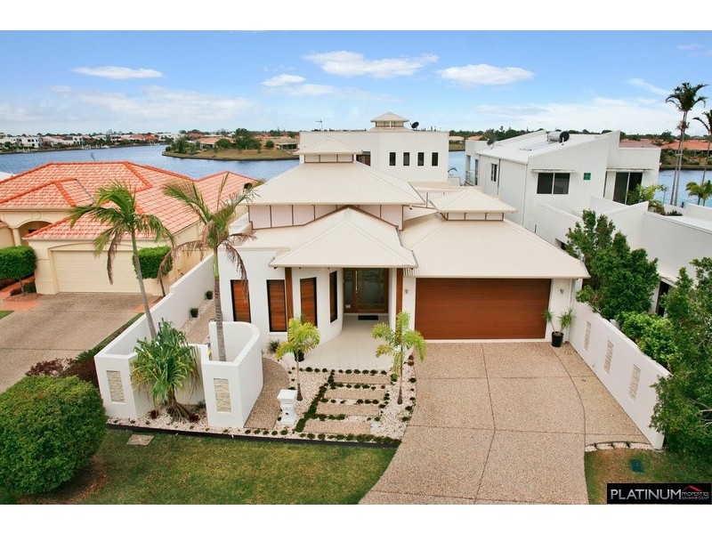 9 Majorca Place, Kawana Island QLD 4575