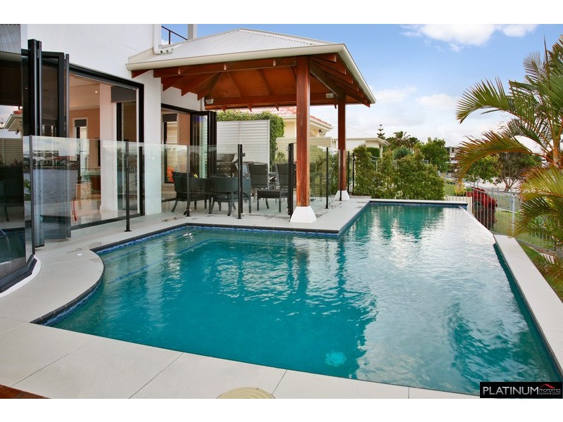 9 Majorca Place, Kawana Island QLD 4575