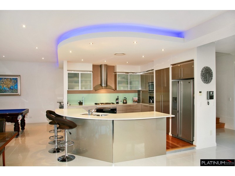 9 Majorca Place, Kawana Island QLD 4575