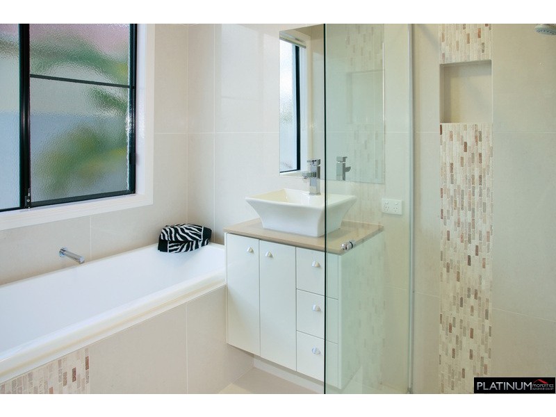 9 Majorca Place, Kawana Island QLD 4575