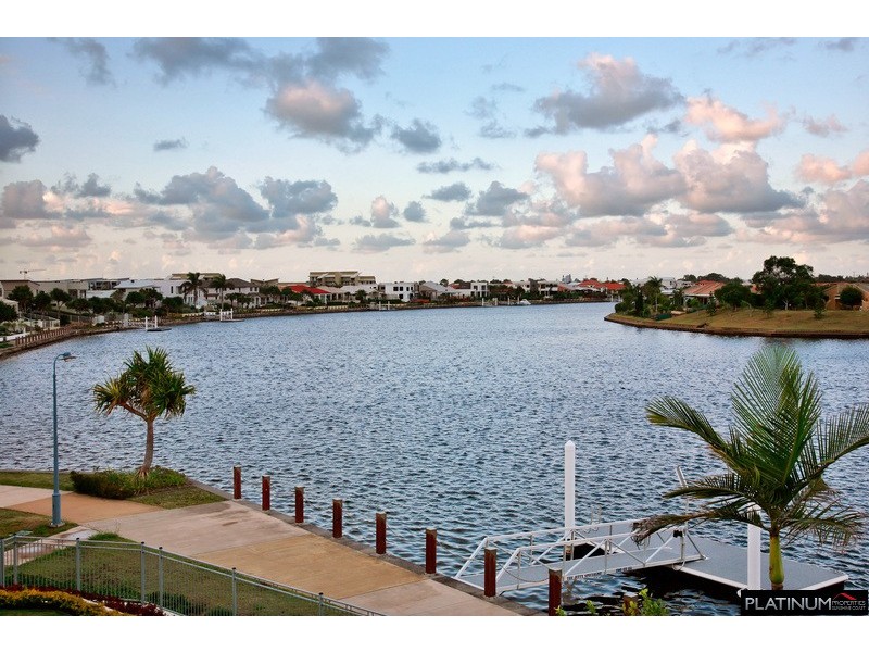 9 Majorca Place, Kawana Island QLD 4575