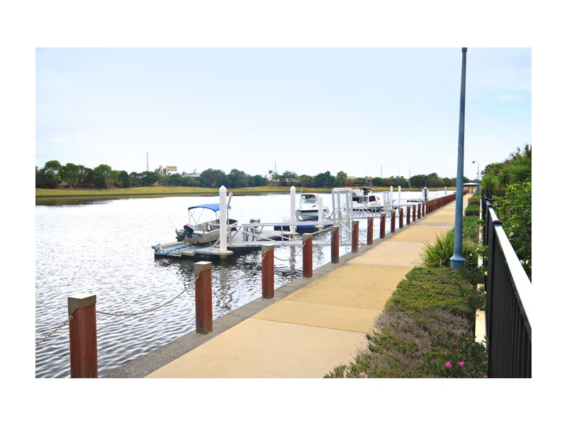 15 Bonaire Court, Kawana Island QLD 4575