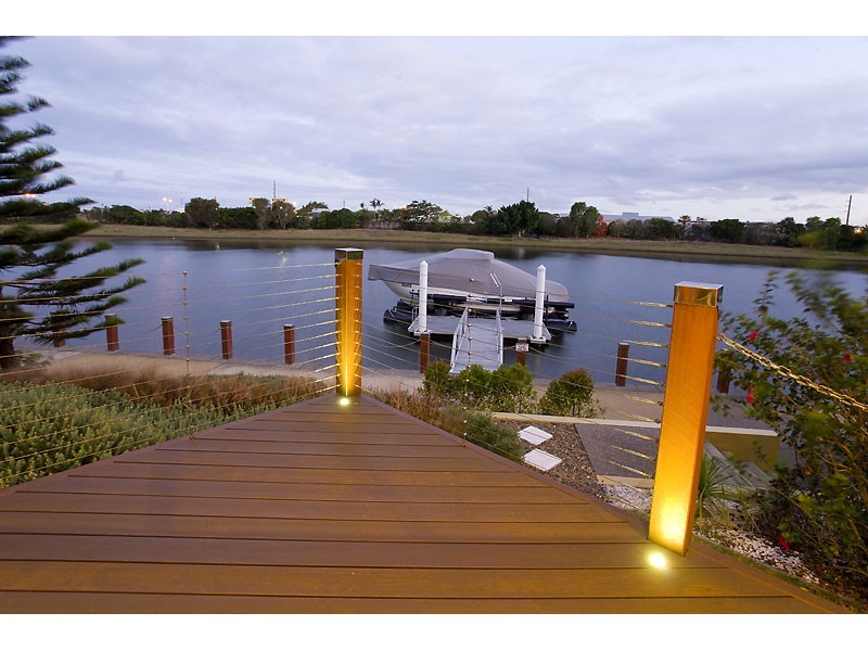 6 Lanai Close, Kawana Island QLD 4575