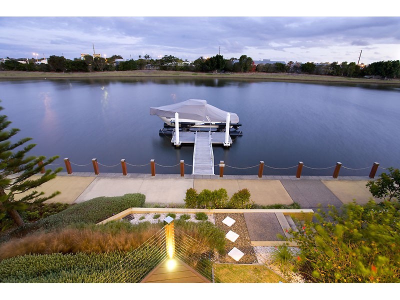 6 Lanai Close, Kawana Island QLD 4575