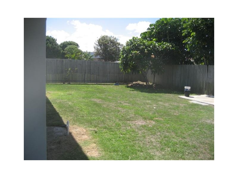 Warana QLD 4575