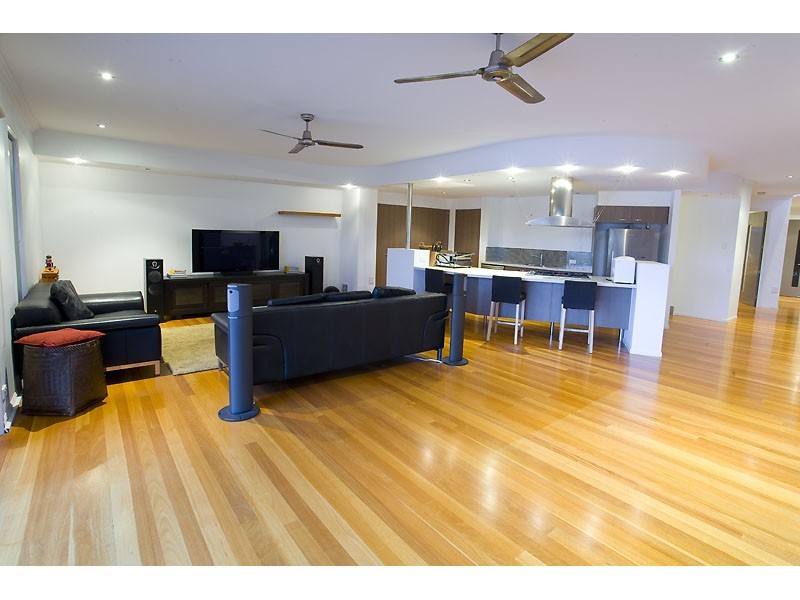 6 Lanai Close, Kawana Island QLD 4575