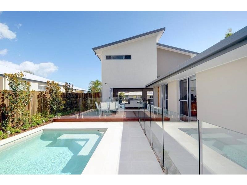 19 Bangalow Street, Minyama QLD 4575