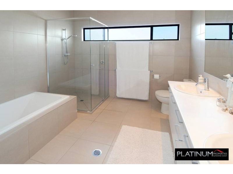 19 Bangalow Street, Minyama QLD 4575