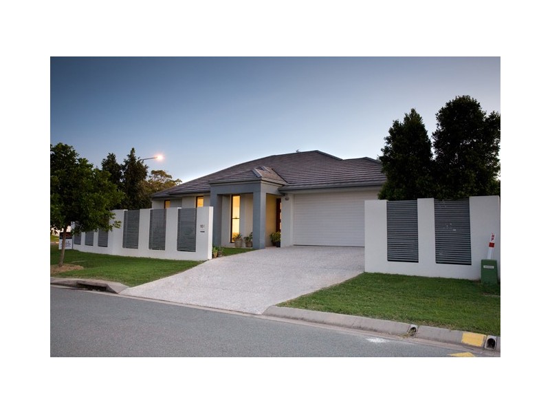 104 Grand Pde, Kawana Island QLD 4575