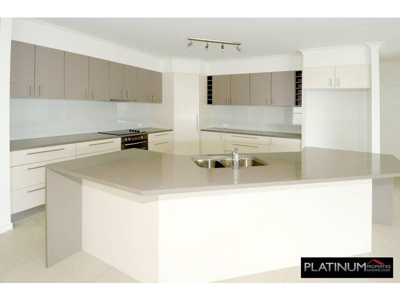 6 Echo Street, Pelican Waters QLD 4551