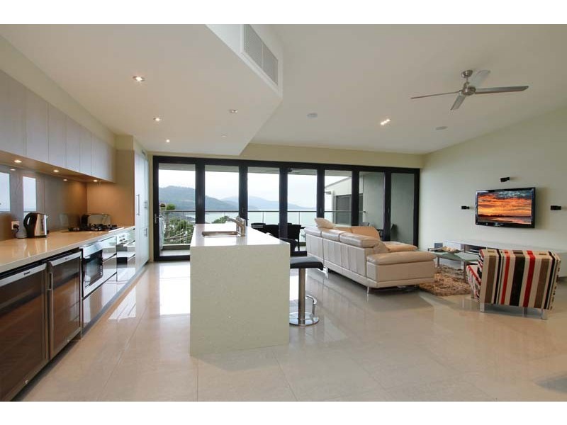 4/2 Coral Sea, Hamilton Island QLD 4803