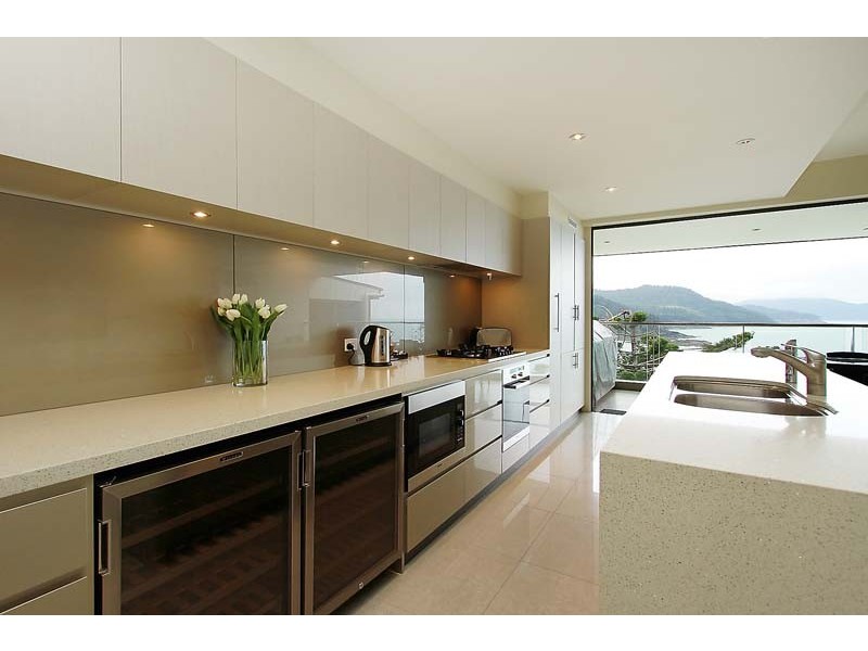 4/2 Coral Sea, Hamilton Island QLD 4803