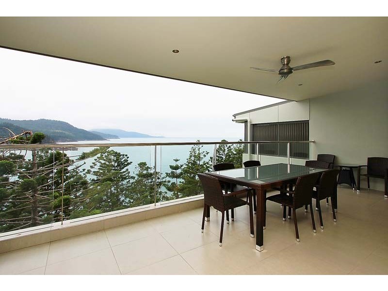4/2 Coral Sea, Hamilton Island QLD 4803