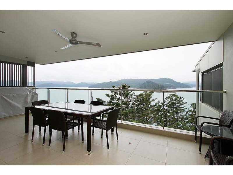 4/2 Coral Sea, Hamilton Island QLD 4803