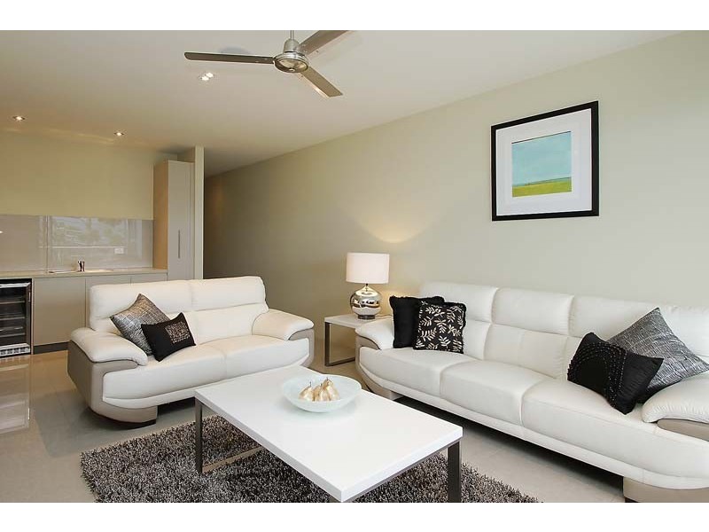 4/2 Coral Sea, Hamilton Island QLD 4803