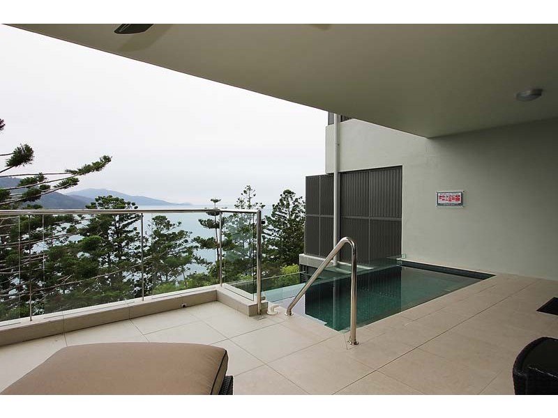 4/2 Coral Sea, Hamilton Island QLD 4803