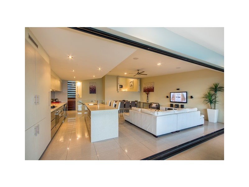 Unit 2 North Cape, 2 Coral Sea Avenue, Hamilton Island QLD 4803