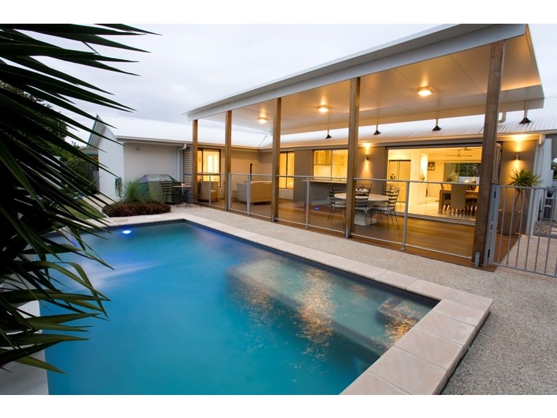 15 Vauxhall Street, Minyama QLD 4575