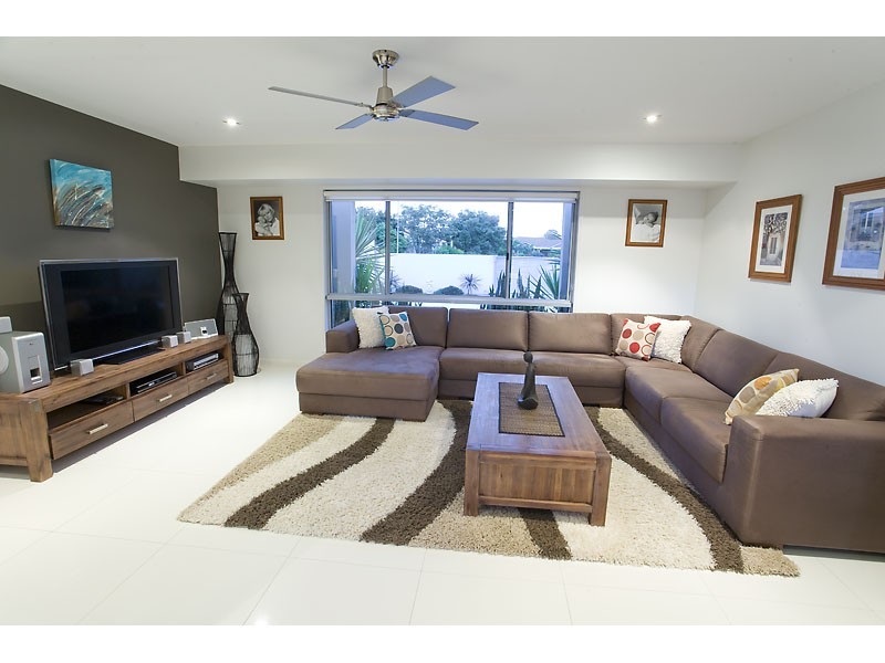 15 Vauxhall Street, Minyama QLD 4575
