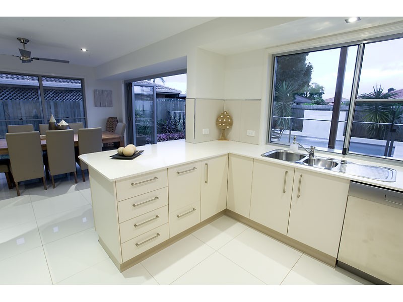 15 Vauxhall Street, Minyama QLD 4575