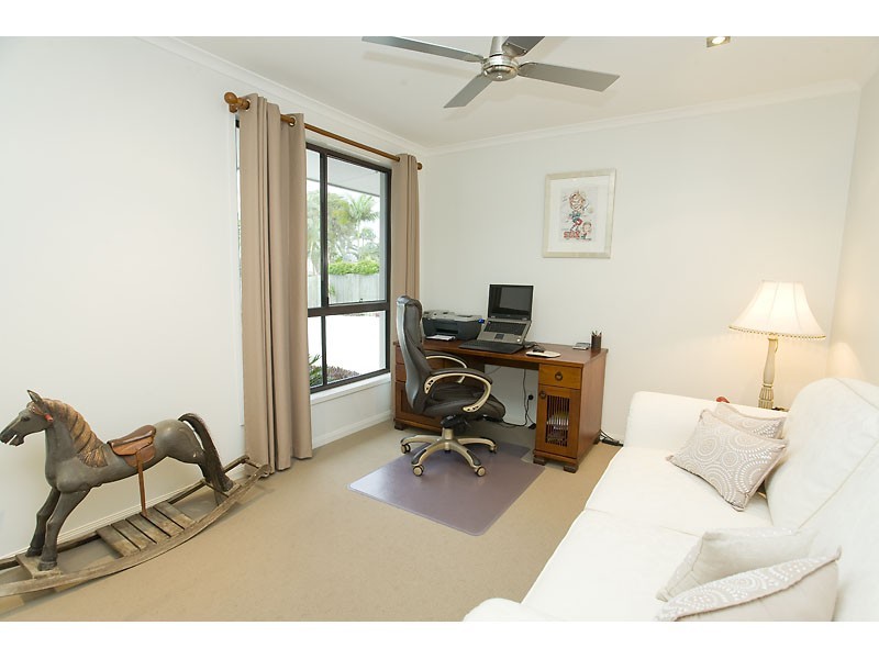 15 Vauxhall Street, Minyama QLD 4575