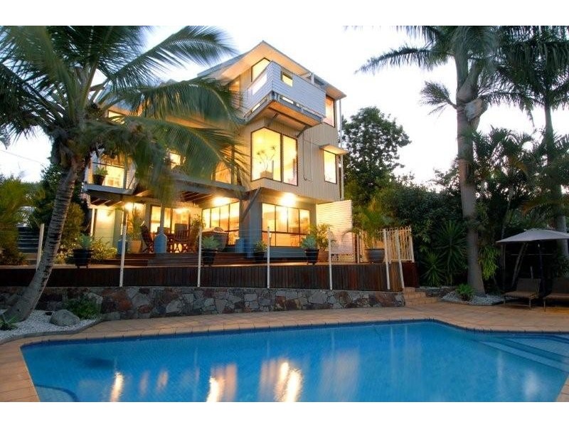 2 Kawana Street, Alexandra Headland QLD 4572