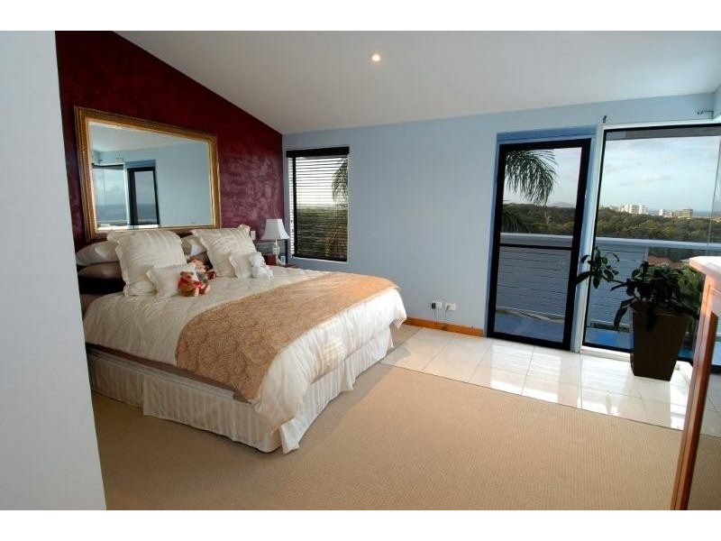 2 Kawana Street, Alexandra Headland QLD 4572