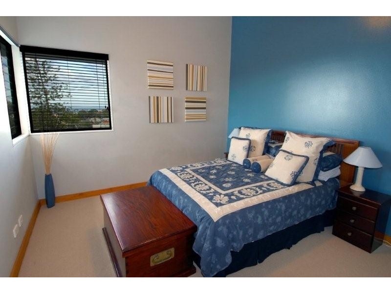 2 Kawana Street, Alexandra Headland QLD 4572