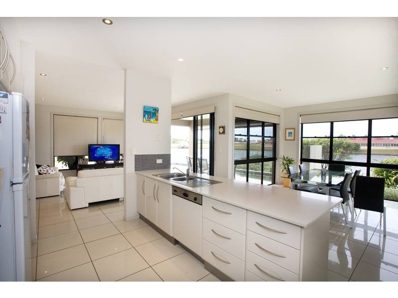 7 Antigua Court, Kawana Island QLD 4575