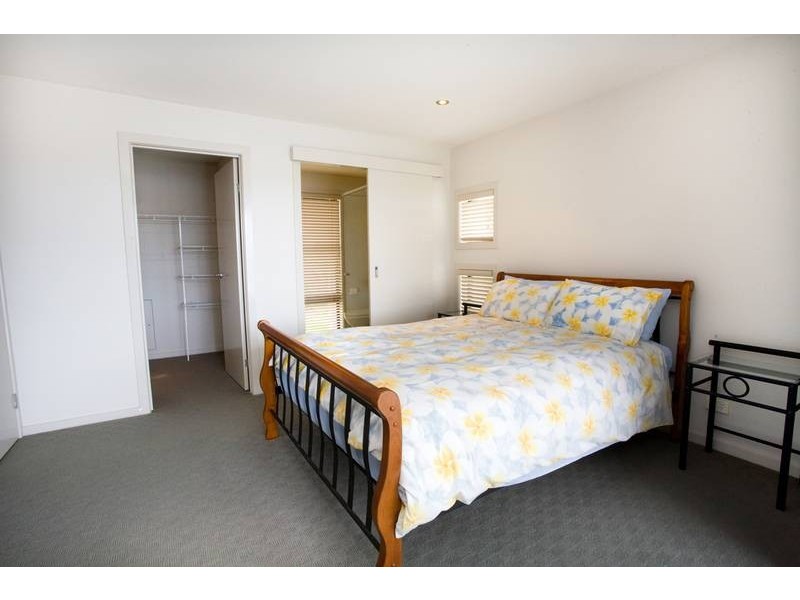 7 Antigua Court, Kawana Island QLD 4575