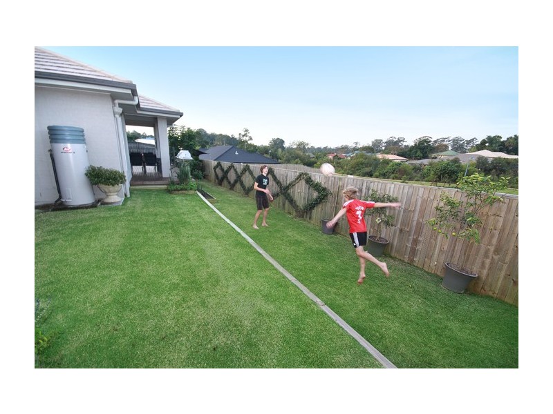 42 Petigrain Ave, Palmwoods QLD 4555