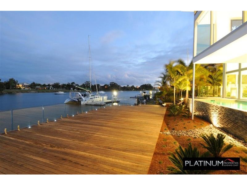1 Mooloolah Island, Minyama QLD 4575