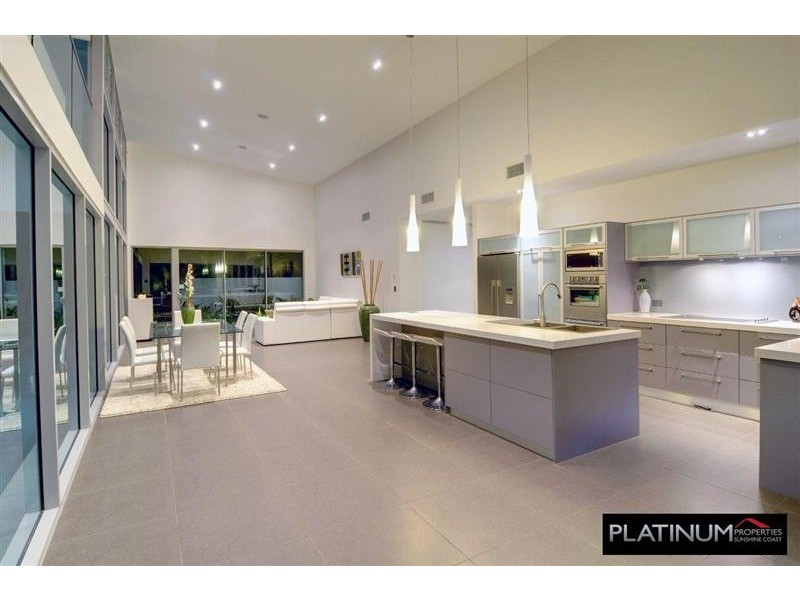 1 Mooloolah Island, Minyama QLD 4575