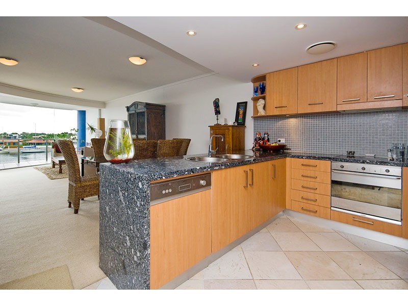 304/13 Nicklin Way, Minyama QLD 4575
