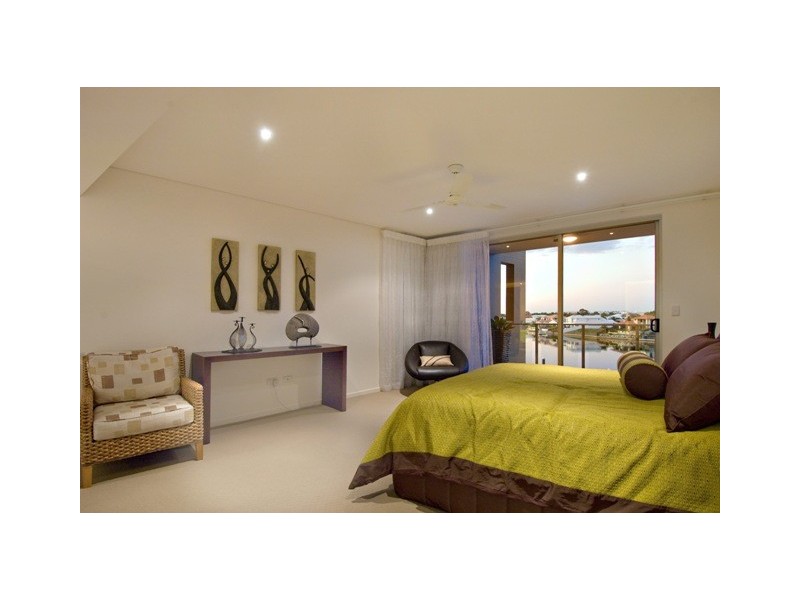 34/7 Grand Pde, Kawana Island QLD 4575