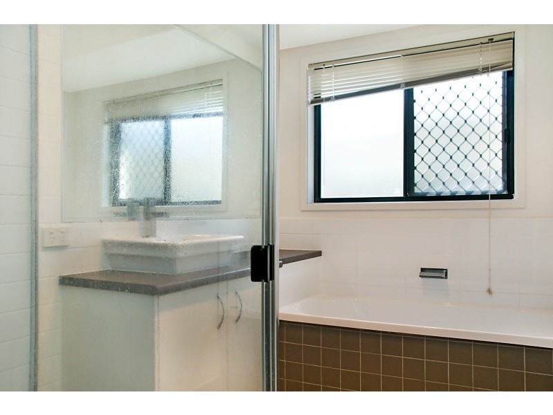 5 White Cedar Drive, Meridan Plains QLD 4551