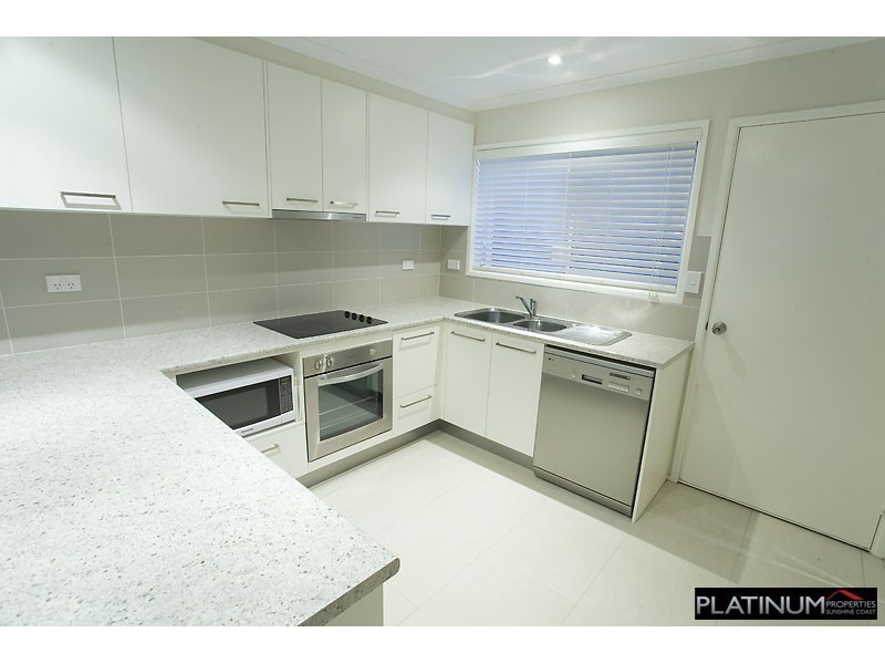 2/10 Coonawa Street, Buddina QLD 4575